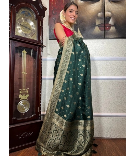 Generic Women's Silk Printed Saree With Unstitched Blouse 5.5Mtr (Green) Generic Women's Silk Printed Saree With Unstitched Blouse 5.5Mtr (Green)
