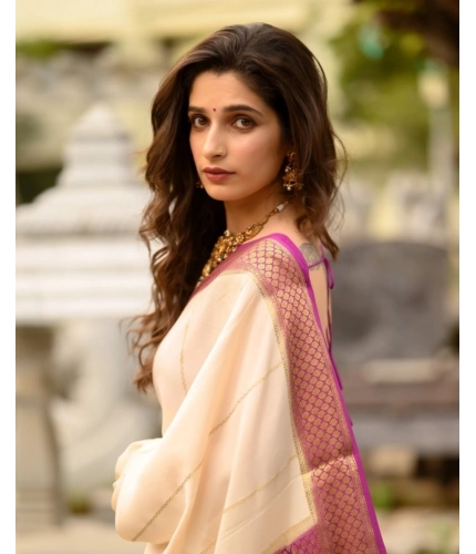 Generic Women's Silk Printed Saree With Unstitched Blouse 5.5Mtr (Off White-Pink) Generic Women's Silk Printed Saree With Unstitched Blouse 5.5Mtr (Off White-Pink)