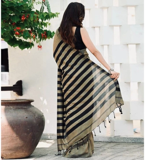 Generic Women's Silk Printed Saree With Unstitched Blouse 5.5Mtr (Gold-Black)
