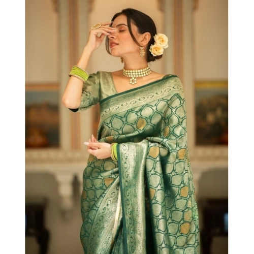 Women's Silk Printed Saree With Unstitched Blouse 5.5Mtr (Green) Women's Silk Printed Saree With Unstitched Blouse 5.5Mtr (Green)