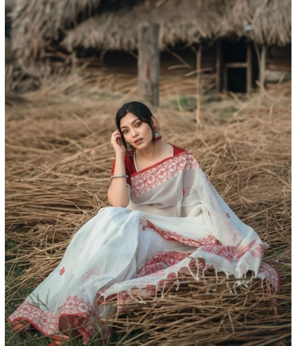 Generic Women's Cotton Printed Saree With Unstitched Blouse 5.5Mtr (White-Red) Generic Women's Cotton Printed Saree With Unstitched Blouse 5.5Mtr (White-Red)