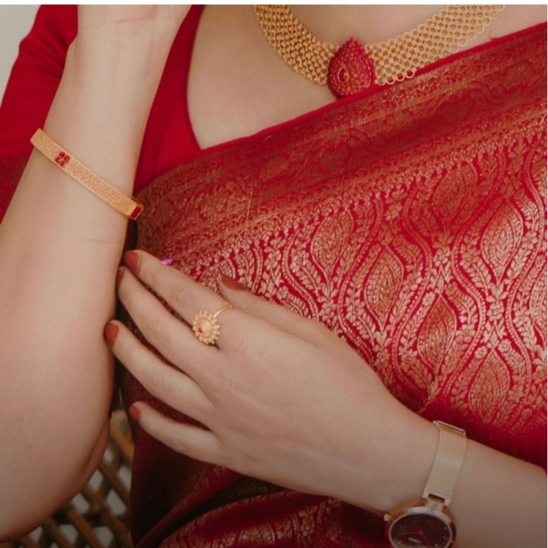 Women's Silk Printed Saree With Unstitched Blouse 5.5Mtr (Red) Women's Silk Printed Saree With Unstitched Blouse 5.5Mtr (Red)