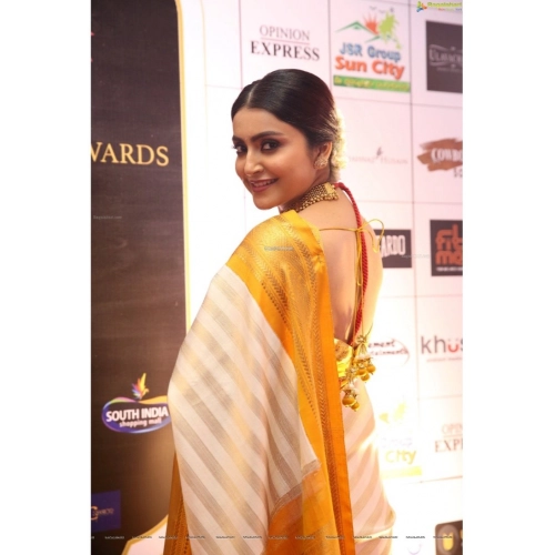 Women's Silk Printed Saree With Unstitched Blouse 5.5Mtr (Off White-Yellow) Women's Silk Printed Saree With Unstitched Blouse 5.5Mtr (Off White-Yellow)