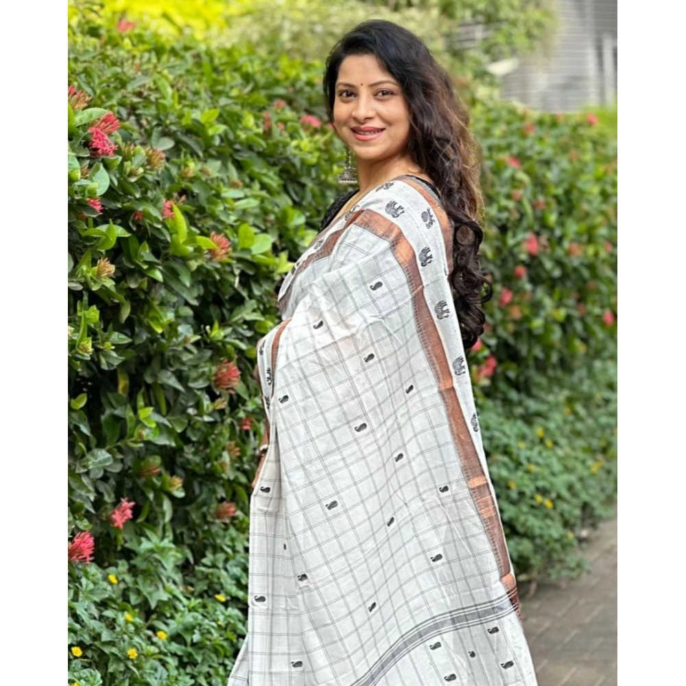 Generic Women's Silk Printed Saree With Unstitched Blouse 5.5Mtr (Off White) Generic Women's Silk Printed Saree With Unstitched Blouse 5.5Mtr (Off White)