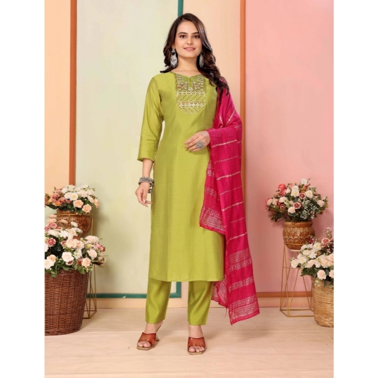 Generic Women's Silk Embroidered 3-4 th Sleeve Sweetheart Neck Kurti With Pant Dupatta Set (Green) Generic Women's Silk Embroidered 3-4 th Sleeve Sweetheart Neck Kurti With Pant Dupatta Set (Green)