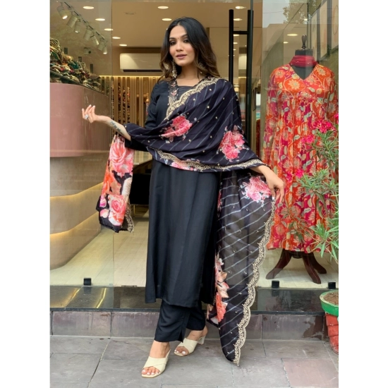 Generic Women's Viscose Rayon Embroidery 3-4th Sleeve V Neck Kurti Set With Dupatta (Black) Generic Women's Viscose Rayon Embroidery 3-4th Sleeve V Neck Kurti Set With Dupatta (Black)