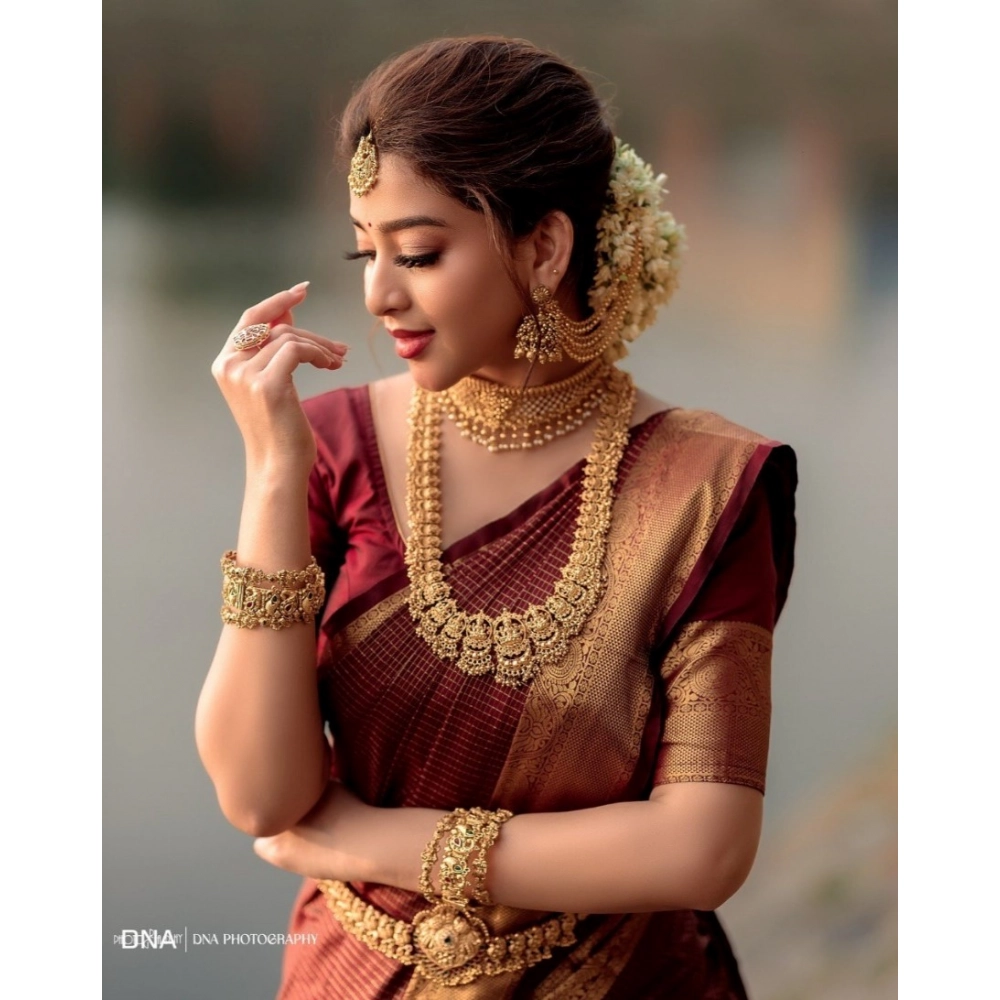 Generic Women's Silk Woven Kanjivaram Saree With Unstitched Blouse (5.5Mtr, Maroon) Generic Women's Silk Woven Kanjivaram Saree With Unstitched Blouse (5.5Mtr, Maroon)