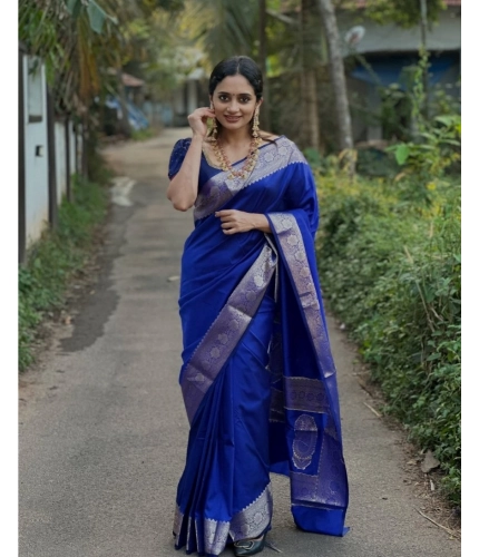 Generic Women's Silk Woven Kanjivaram Saree With Unstitched Blouse (5.5Mtr, Blue) Generic Women's Silk Woven Kanjivaram Saree With Unstitched Blouse (5.5Mtr, Blue)