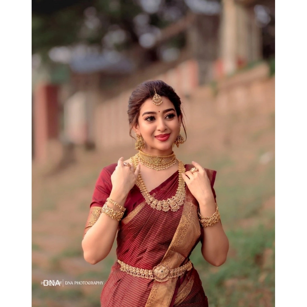 Generic Women's Silk Woven Kanjivaram Saree With Unstitched Blouse (5.5Mtr, Maroon) Generic Women's Silk Woven Kanjivaram Saree With Unstitched Blouse (5.5Mtr, Maroon)