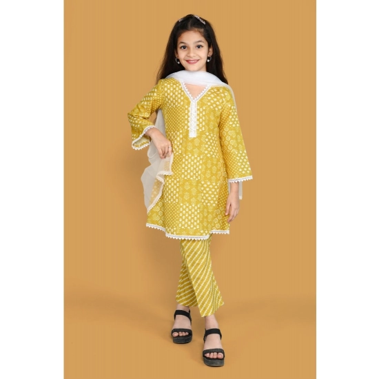 Generic Girl's Silk Blend Floral Prinded Shiffli Lace Salwar Kameez Dupatta Set (Yellow) Generic Girl's Silk Blend Floral Prinded Shiffli Lace Salwar Kameez Dupatta Set (Yellow)
