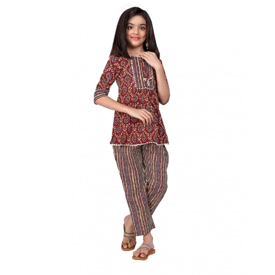 Generic Girl's Cotton Printed Top With Bottom Set (Brown)