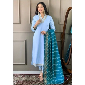 Generic Women's Roman Silk Embroidery 3-4th Sleeve V-Neck Kurti With Pant Dupatta Set (Rama)