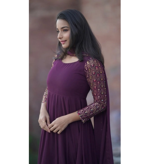 Generic Women's Georgette Embroidery 3-4th Sleeve Round Neck Kurti with Dupatta Set (Wine)