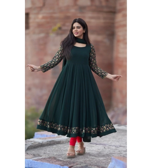Generic Women's Georgette Embroidery 3-4th Sleeve Round Neck Kurti with Dupatta Set (Green)