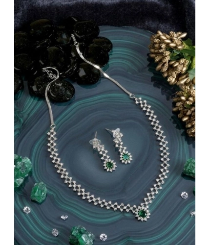 Generic Women's Brass Silver Plated Necklace set (Green)