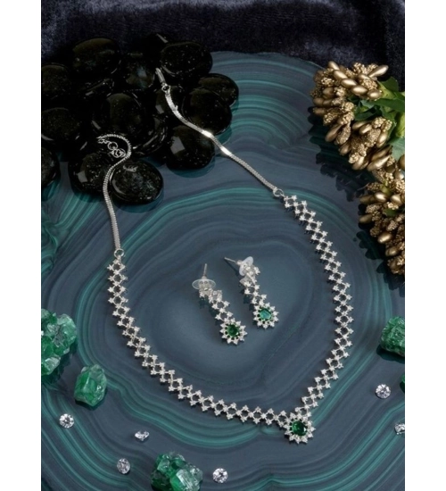 Generic Women's Brass Silver Plated Necklace set (Green)