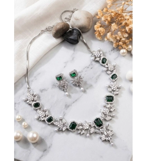 Generic Women's Brass Silver Plated Necklace set (Green)