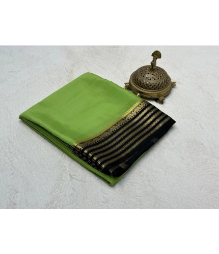 Generic Women's Crepe Chit Pallu Solid Saree With Unstitched Blouse 5.5Mtr (Green)