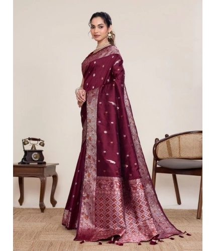 Generic Women's Jacquard Woven Saree With Unstitched Blouse 5.5Mtr (Maroon)