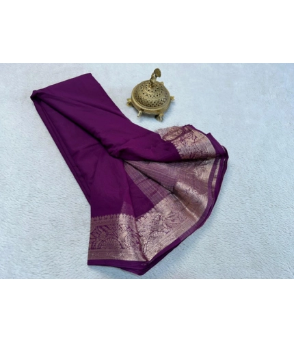 Generic Women's Crepe Chit Pallu Solid Saree With Unstitched Blouse 5.5Mtr (Purple)