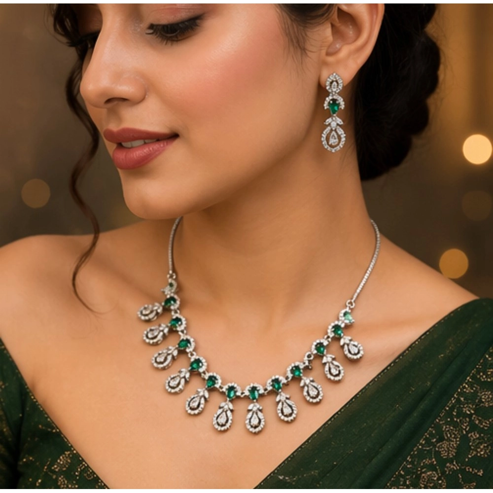 Generic Women's Brass Silver Plated Necklace set (Green)