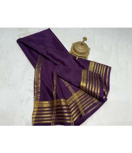 Generic Women's Crepe Chit Pallu Solid Saree With Unstitched Blouse 5.5Mtr (Dark Purple)
