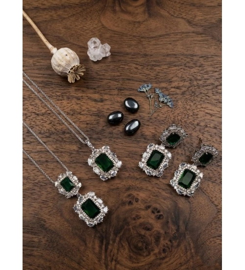 Generic Women's Brass Silver Plated Pendant Set (Green)