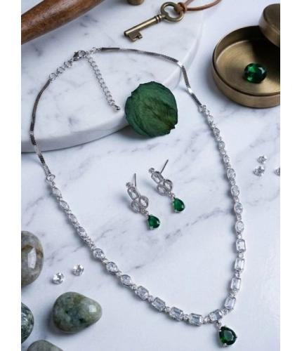 Generic Women's Brass Silver Plated Necklace set (Green)