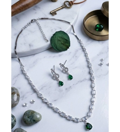 Generic Women's Brass Silver Plated Necklace set (Green)