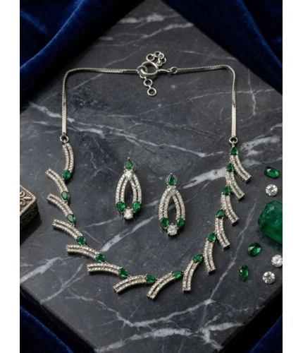 Generic Women's Brass Silver Plated Necklace set (Green)