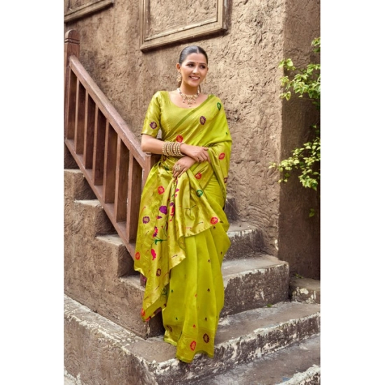Generic Women's Silk Blend Woven Saree With Unstitched Blouse 5.5 Mtr (Lime)