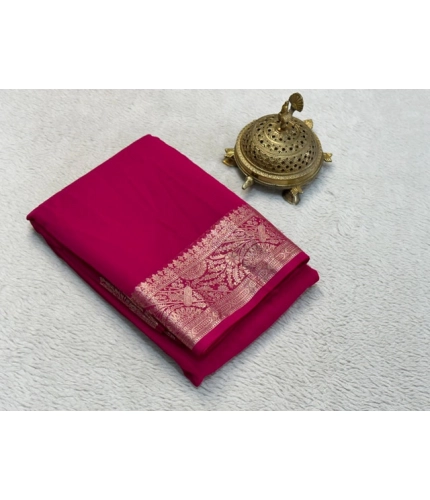 Generic Women's Crepe Chit Pallu Solid Saree With Unstitched Blouse 5.5Mtr (Pink)