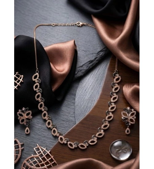 Generic Women's Brass Silver Plated Necklace set (Silver)