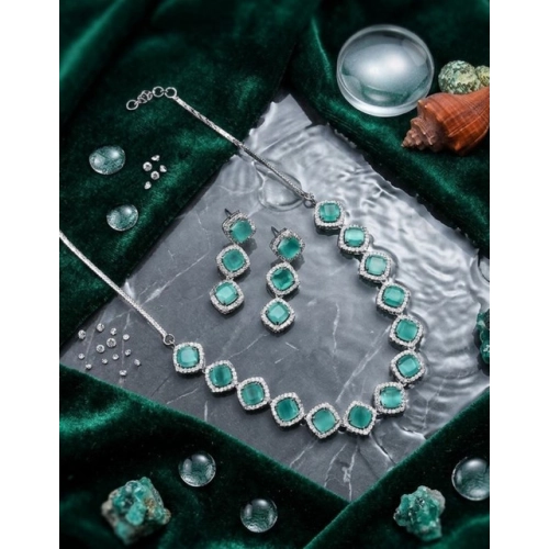 Generic Women's Brass Silver Plated Necklace set (Turquoise)