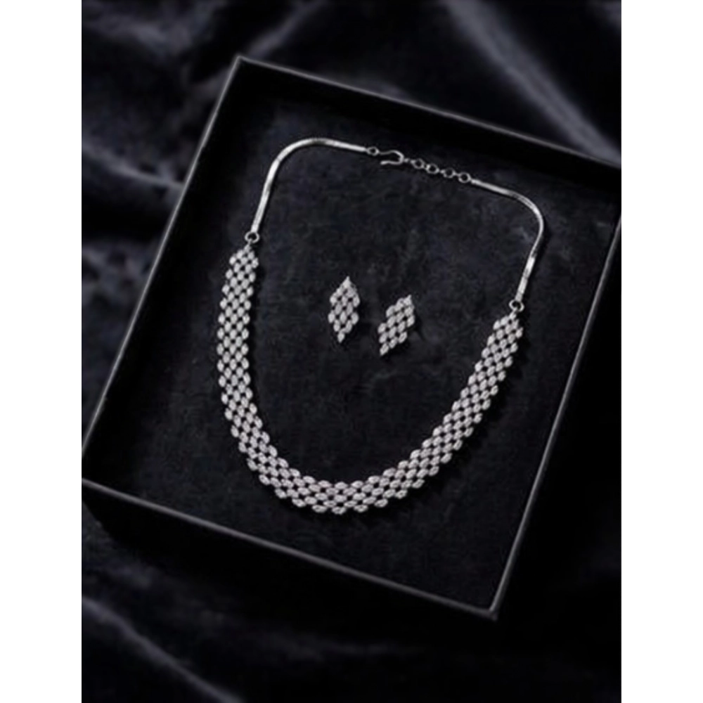 Generic Women's Brass Silver Plated Necklace set (Silver)