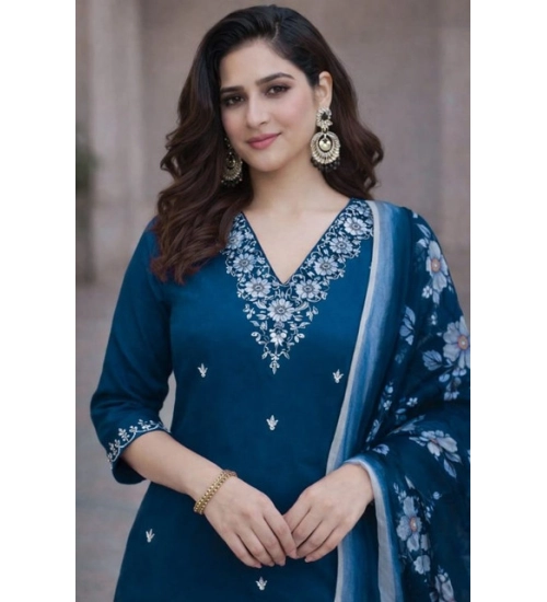 Generic Women's Chanderi Silk Ethnic Motif V-Neck 3/4th Sleeve Kurti With Pant Dupatta Set (Teal)