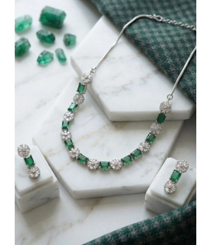 Generic Women's Brass Silver Plated Necklace set (Green)