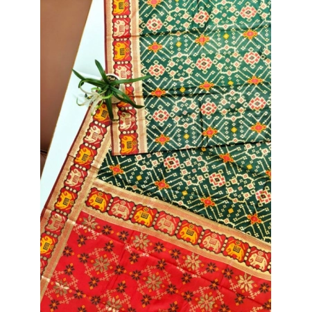 Generic Women's Patola Silk Meena And Zari Woven Saree With Unstitched Blouse 5.5Mtr (Green) Generic Women's Patola Silk Meena And Zari Woven Saree With Unstitched Blouse 5.5Mtr (Green)