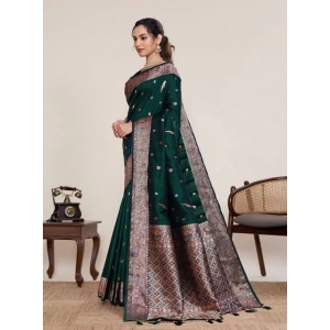 Generic Women's Jacquard Woven Saree With Unstitched Blouse 5.5Mtr (Green)