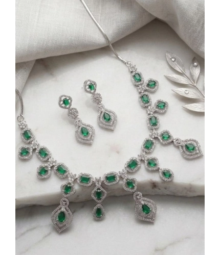 Generic Women's Brass Silver Plated Necklace set (Green)