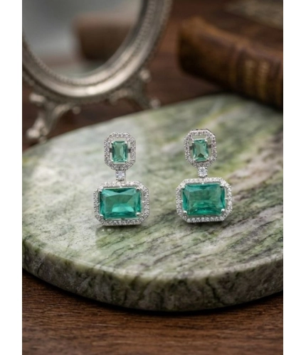 Generic Women's Brass Silver Plated Drop Earrings (Green)