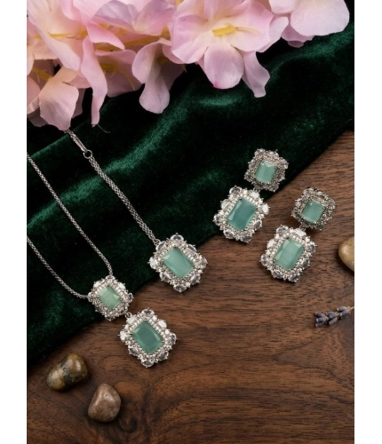 Generic Women's Brass Silver Plated Pendant Set (Mint)