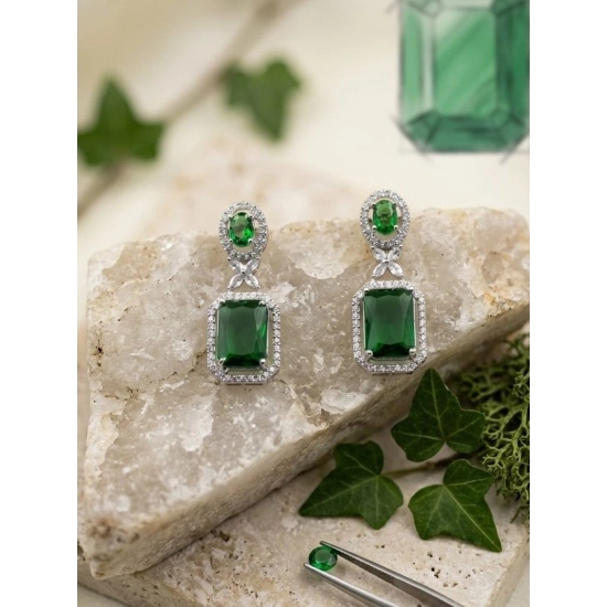 Generic Women's Brass Silver Plated Drop Earrings (Green) Generic Women's Brass Silver Plated Drop Earrings (Green)