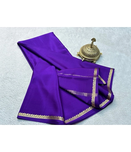 Generic Women's Crepe Chit Pallu Solid Saree With Unstitched Blouse 5.5Mtr (Purple)