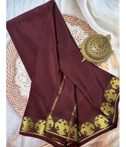 Generic Women's Crepe Chit Pallu Solid Saree With Unstitched Blouse 5.5Mtr (Brown)