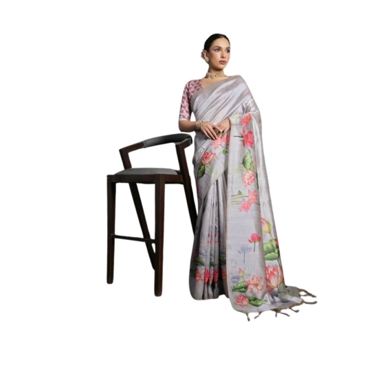 Generic Women's Cotton Printed Saree With Unstitched Blouse 5.5 Mtr (Grey) Generic Women's Cotton Printed Saree With Unstitched Blouse 5.5 Mtr (Grey)