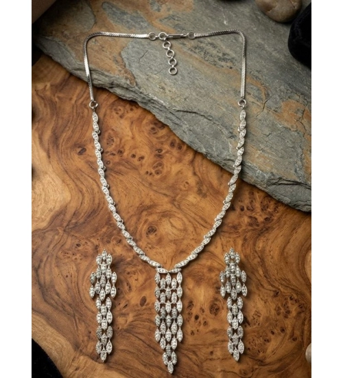 Generic Women's Brass Silver Plated Necklace set (Silver)