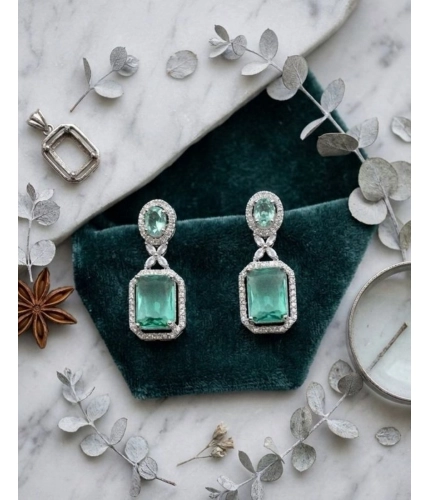 Generic Women's Brass Silver Plated Drop Earrings (Green)