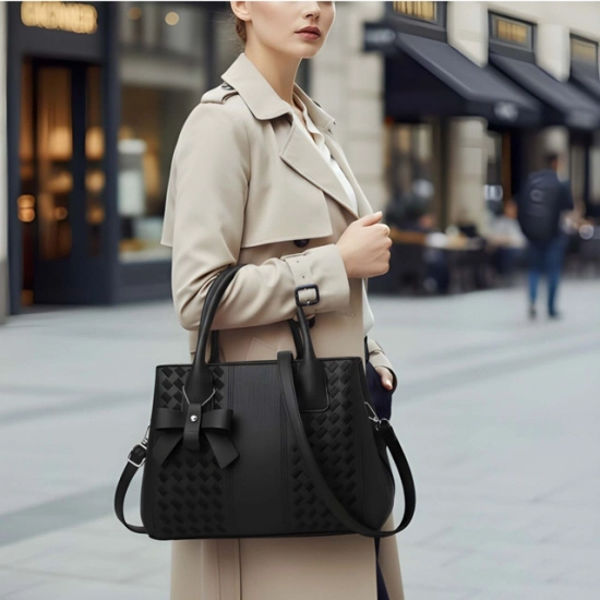 Women's PU Leather Solid Shoulder Zipper Handbag (Black)