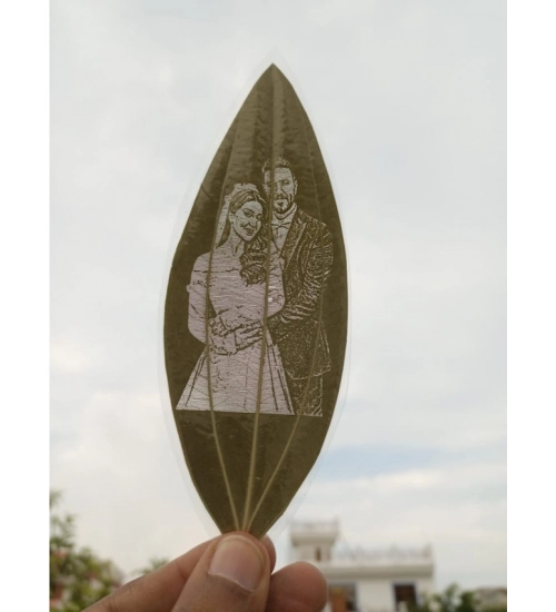 Generic Custom Engraved Leaf Art – Couple Portrait on Natural Leaf
